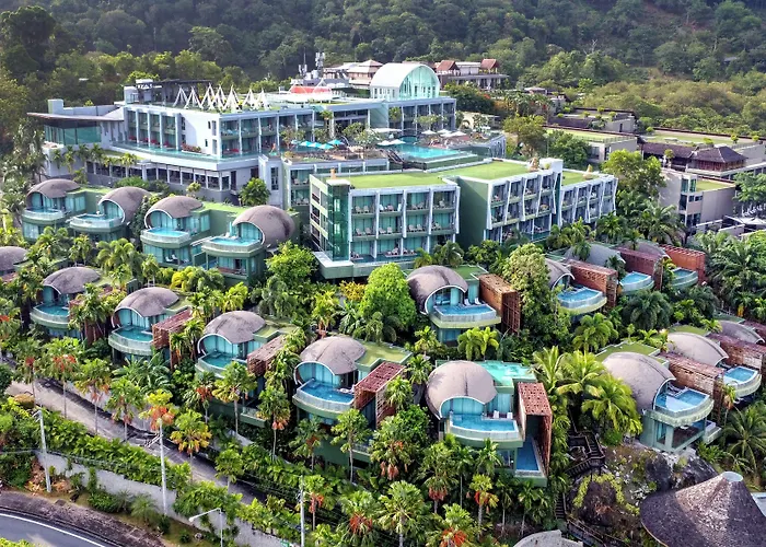 Crest Resort & Pool Villas