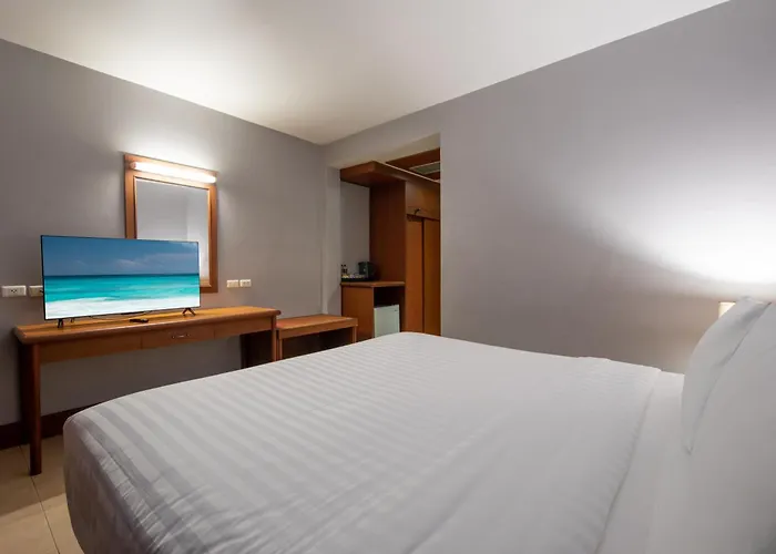 C & N Hotel Patong, Phuket